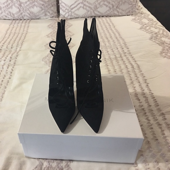 Manolo Blahnik Graco 105 black suede bootie - Picture 4 of 6